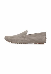 Grå ruskind loafers med en glat tekstur, der har et mokkasin-design, syninger og gummisål med prikket overflade for bedre greb.