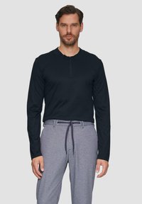 s.Oliver BLACK LABEL MIT REISSVERSCHLUSS AUS MERCERISIERTER  - Langarmshirt - navy