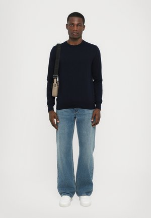 AVIATOR XBODY - Geantă crossbody - birch