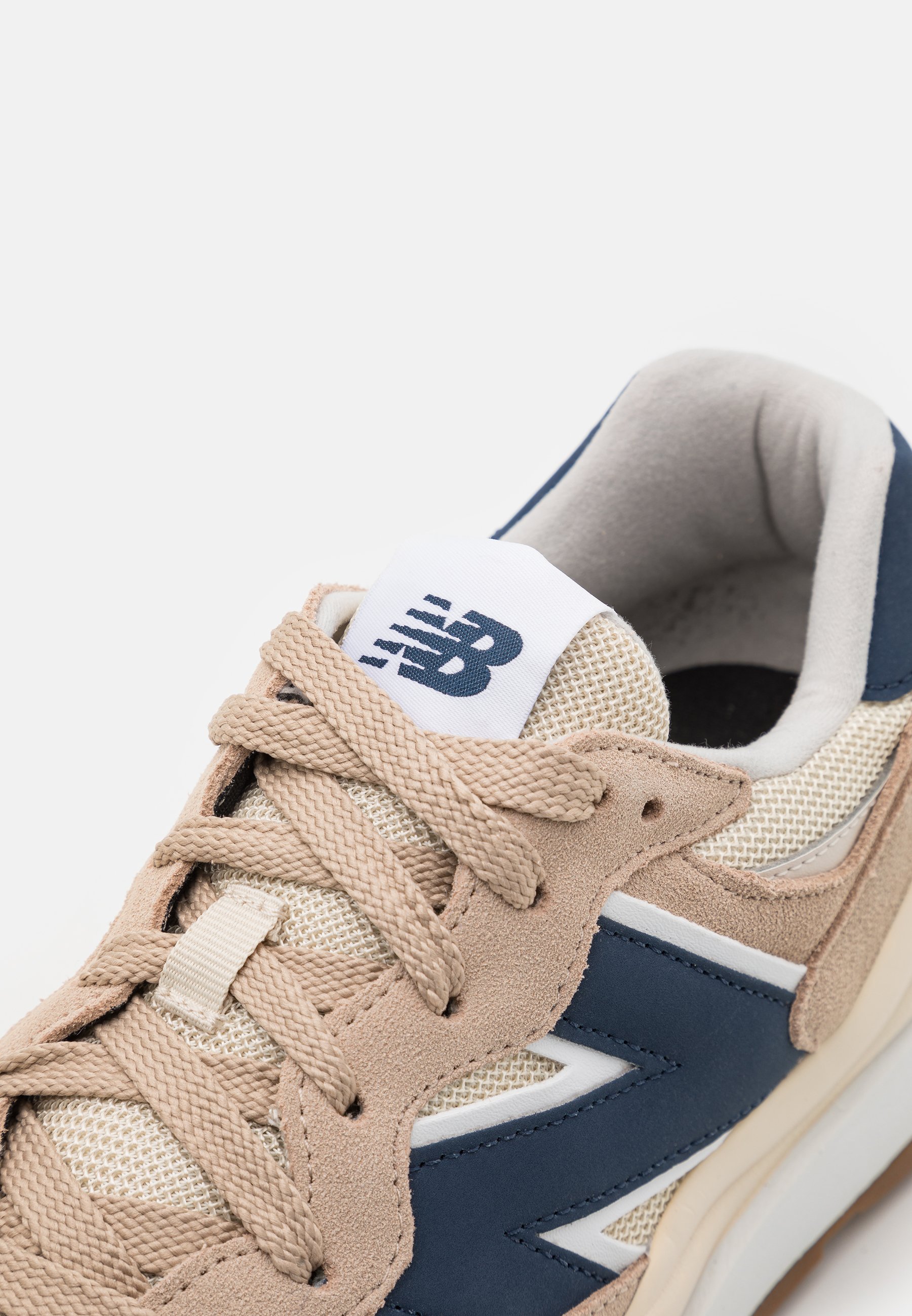 m5740 grey