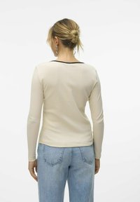 Vero Moda Kofta - beige