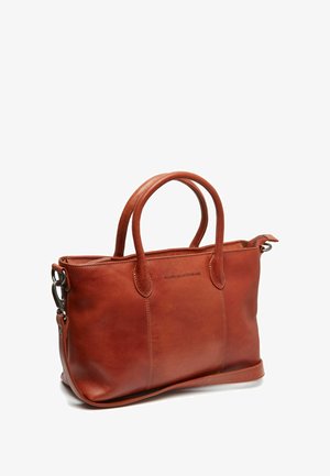 Borsa a tote in pelle marrone con due manici rotondi, forma strutturata, cuciture a contrasto e chiusura con zip; presenta un accento metallico.