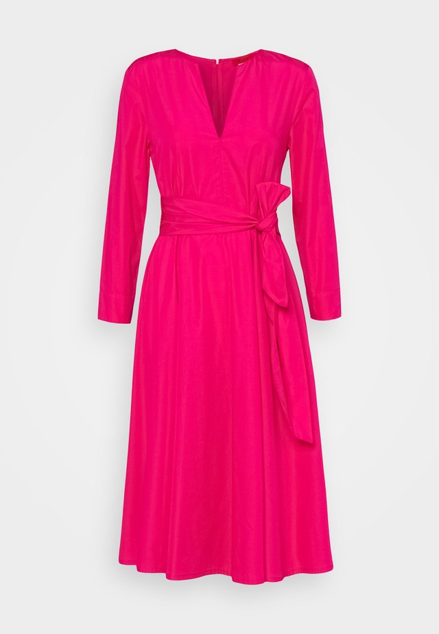 BANDOLO - Vapaa-ajan mekko - fuchsia