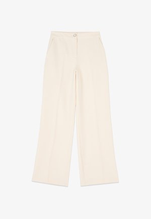 Kremfarvede bukser med vide ben, forlommer, knaplukning og en ren, glat finish.