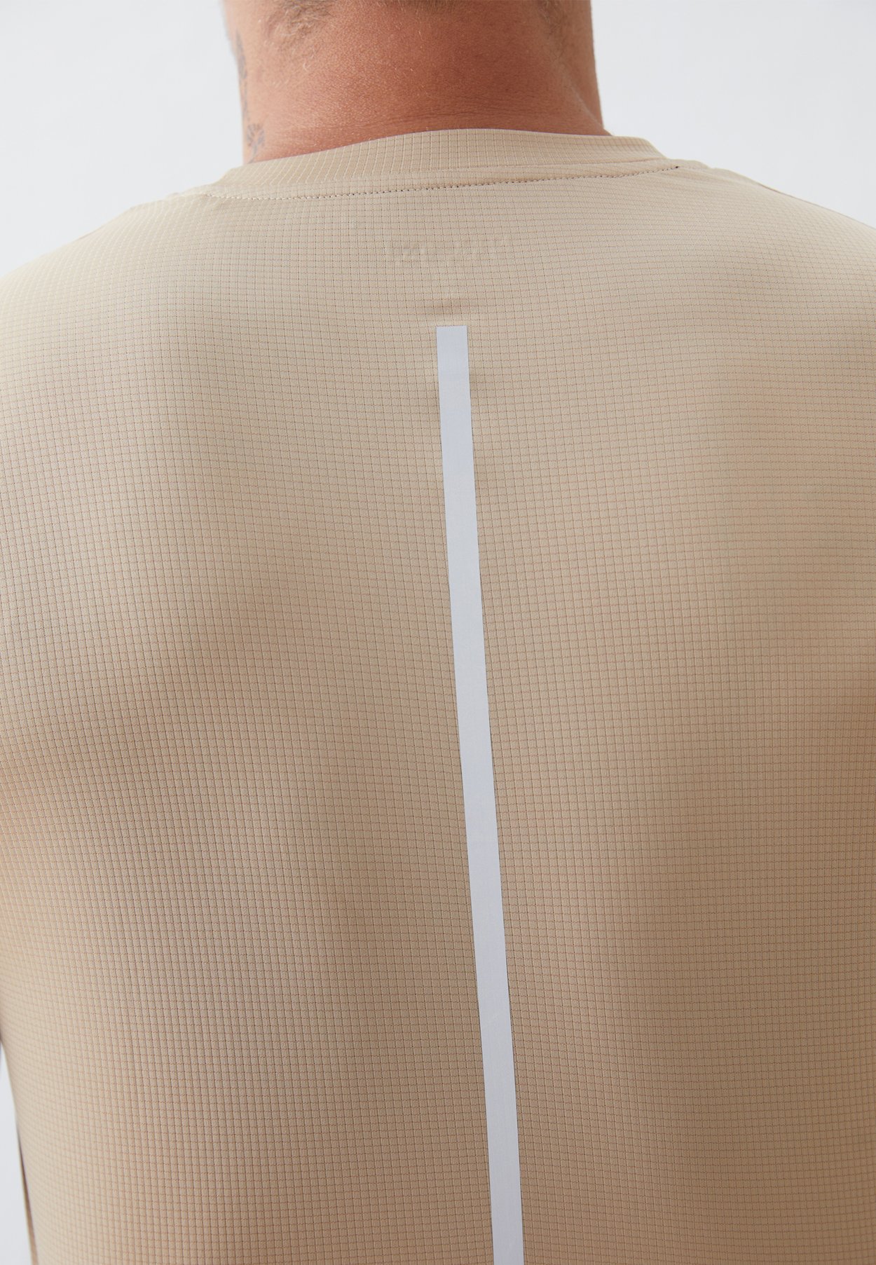 ESSENTIAL RUNNING T-SHIRT WITH REFLECTIVE STRIP