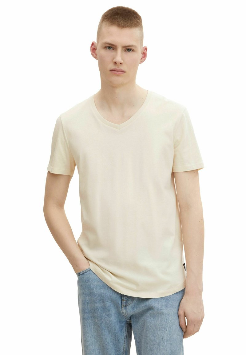 Herren T-Shirts basic | TOM TAILOR KURZARM V-AUSSCHNITT T-Shirt basic beige - QL12265 Herren T-Shirts basic | TOM TAILOR KURZARM V-AUSSCHNITT T-Shirt basic beige - QL12265