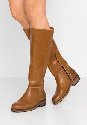 Vysoká obuv - brown