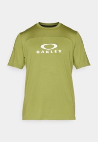 FACTORY PILOT  - Sports T-shirts - fern