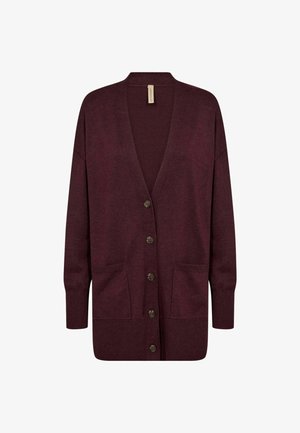 Bordeauxroter Cardigan mit V-Ausschnitt, langen Ärmeln, sechs Knöpfen und zwei vorderen Taschen. Glatte Stricktextur und gerippte Bündchen.