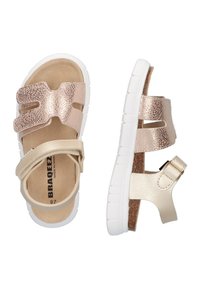 Metalen rosegoud sandalen met een gestructureerd bandontwerp, beige accenten, verstelbare gesp en een witte rubberen zool met een profielpatroon.