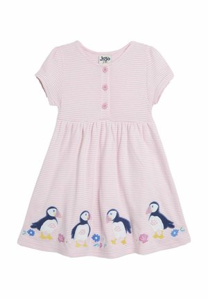 Robe à manches courtes rayée rose avec trois boutons à la poitrine, ornée de macareux et de fleurs brodés à l'ourlet. Tissu en coton doux.