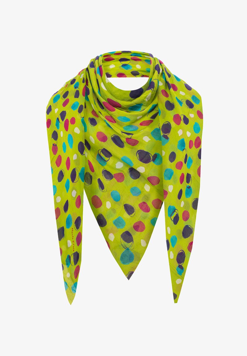Foulard triangolare verde brillante con punti irregolari multicolore in blu, rosa, bianco e nero, modellato in morbide pieghe.