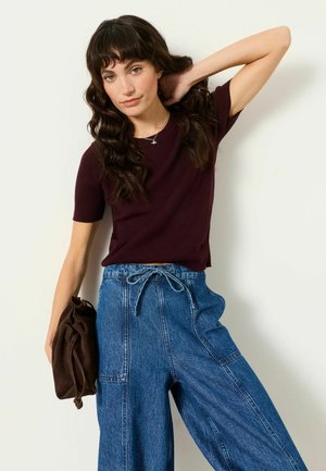 FatFace, SHORT SLEEVE KNITTED TOP - Basic T-shirt - burgundy red