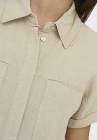 ONLY ONLCARO - Nööpidega pluus - oxford tan