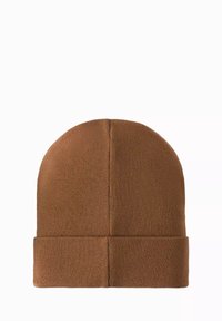 Neulettu ruskea pipo, jossa on pyöreä pää ja taitettu ribbireuna, valmistettu pehmeästä, teksturoidusta materiaalista, ja siinä on saumaton muotoilu.