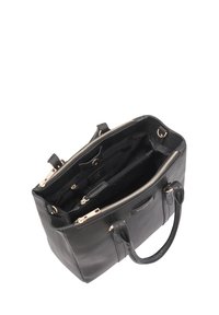 Zwarte leren handtas met gouden details, ritssluiting en meerdere binnencompartimenten. Zachte textuur, gestructureerde vorm, twee handvaten.