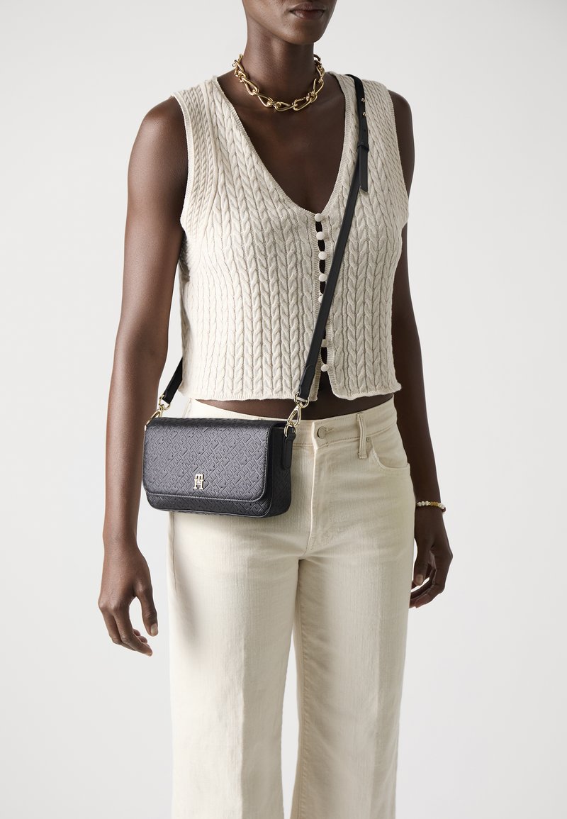Tommy Hilfiger ICON CROSSOVER MONO - Handbag - black