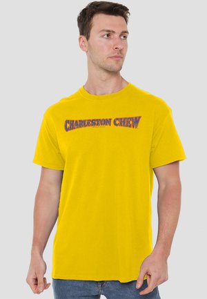 TOOTSIE ROLL CHARLESTON CHEW LOGO - Print T-shirt - yellow