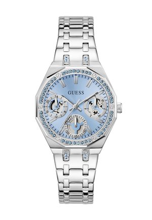 Orologio da polso Silver Guess con quadrante azzurro chiaro, tre sottoquadranti e cristalli blu attorno al bezel ottagonale e ai collegamenti del bracciale.