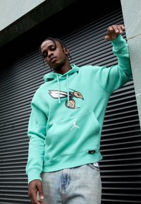Nike Performance NBA CITY EDITION CHARLOTTE HORNETS HOODY - Sporto klubų atributika - mint/white