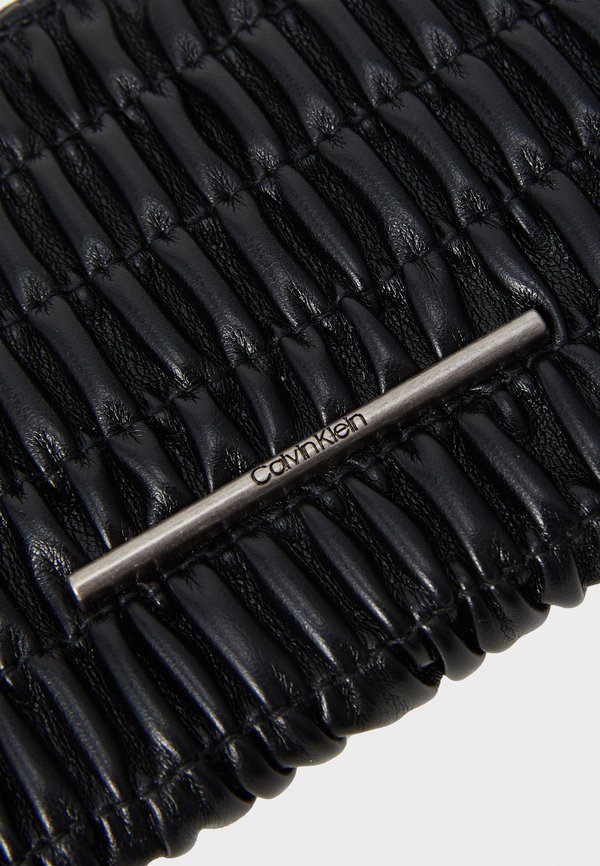 RUCHED LONG ZIP - Wallet3