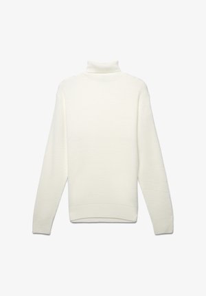 Maglione bianco a collo alto con un design strutturato e a coste. Maniche lunghe e vestibilità comoda. Nessun bottone visibile o decorazioni.