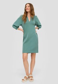 s.Oliver MIT V-AUSSCHNITT - Freizeitkleid - minze