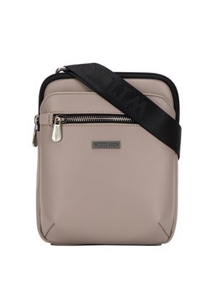 Szara skórzana torebka crossbody z suwakiem, z przednią kieszenią i czarnym regulowanym paskiem. Gładka tekstura z subtelnym detalem marki.