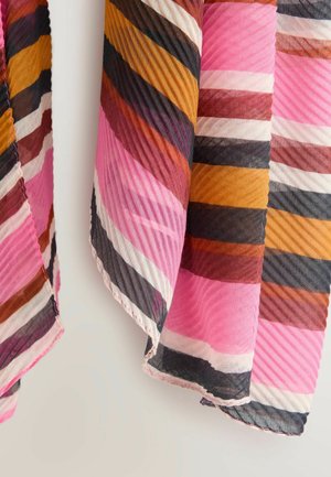 Sciarpa leggera con strisce diagonali nei toni del rosa, marrone e bianco. Tessuto texturizzato con una qualità leggermente trasparente e bordi cuciti.