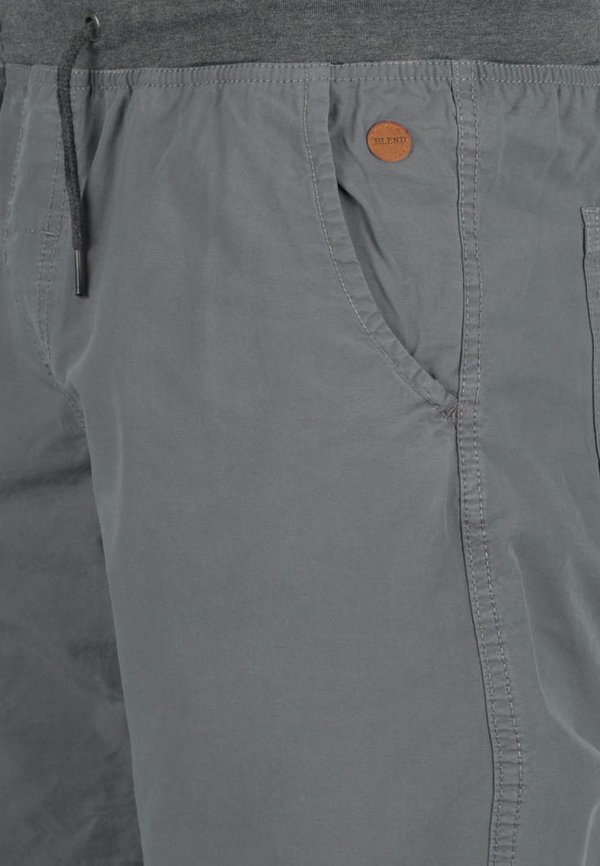 CLAUDE - Shorts - granite4