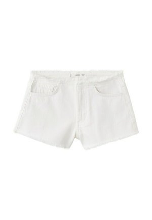 Shorts en denim blanc avec bords effilochés, poches avant et une petite poche à monnaie, posés à plat sur un fond blanc.