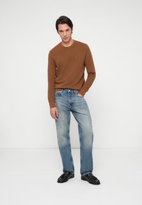 Tommy Hilfiger ESSENTIAL STRUCTURE CREW NECK - Strickpullover - highland khaki