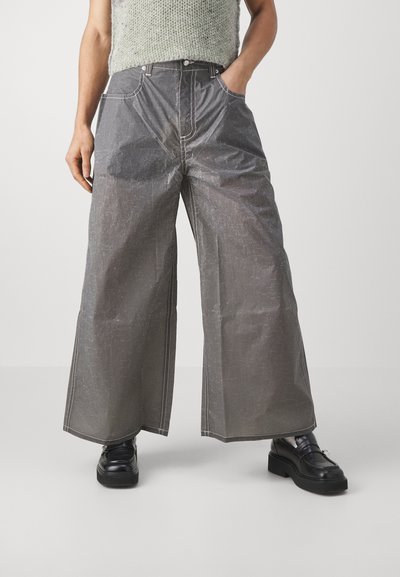 ECKHAUS LATTA ULTRA WIDE LEG UNISEX - Nadrágok - paper grey