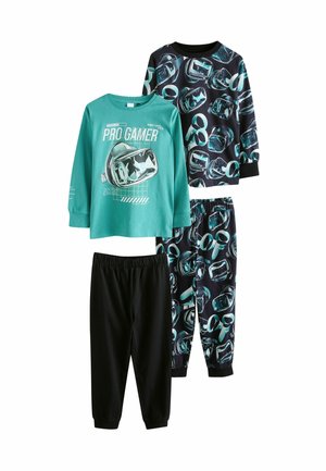 Dreiteiliges Schlafset für Kinder: türkisfarbenes Langarmshirt mit "PRO GAMER" Grafik; schwarze Hose; schwarze und marineblaue Pyjamas mit Gaming-Headset-Muster.