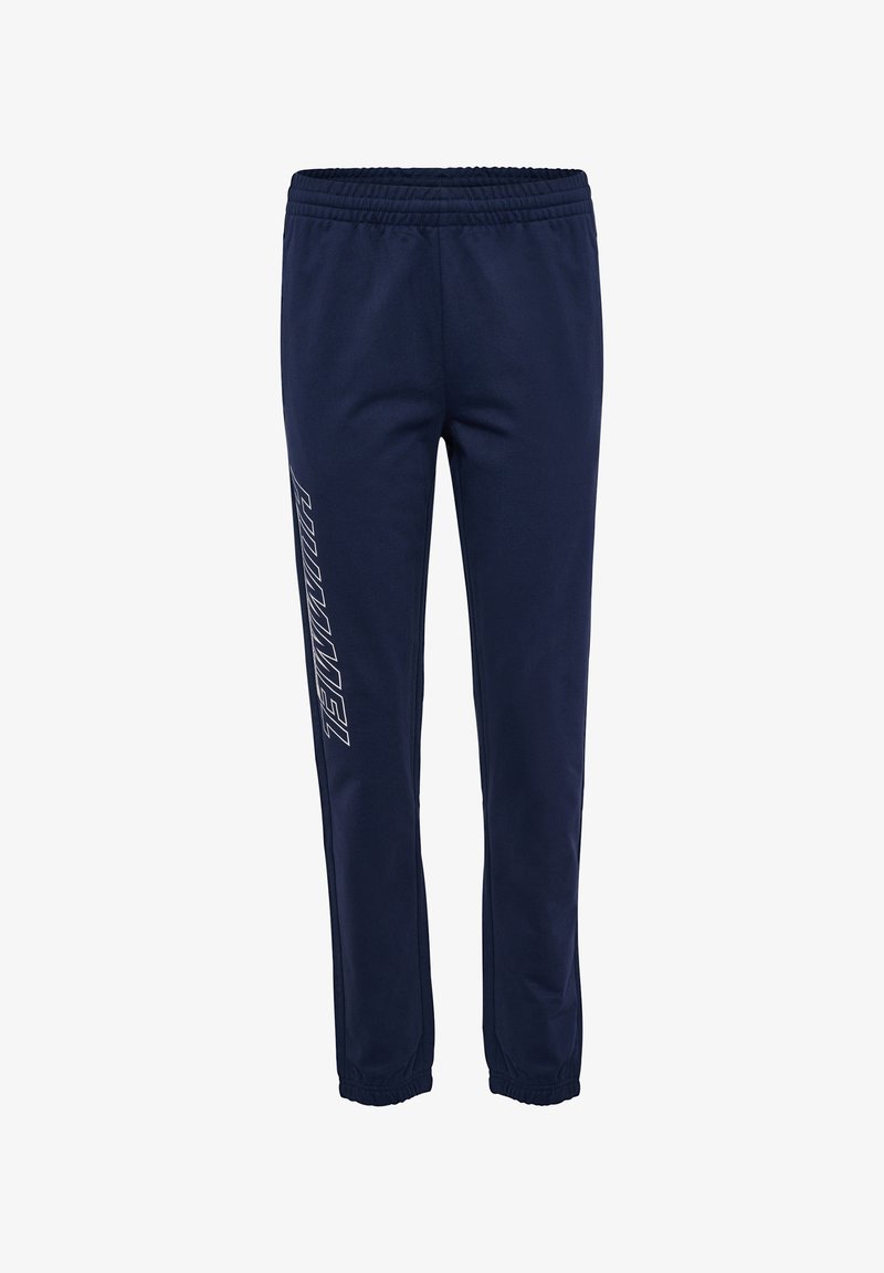 Marina blå idrottsbyxor med elastisk midja, med en vit logo tryckt vertikalt på vänster lår och uppvikta benslut.