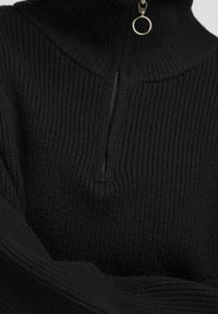 Pieces Sweter