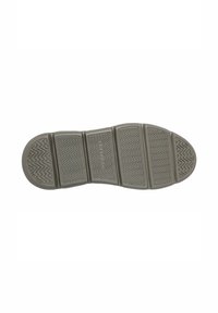 Suela de zapato de goma en gris, con ranuras horizontales y patrones texturizados para un mejor agarre, con punta redondeada y secciones segmentadas distintivas.