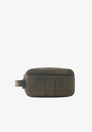 PULL&BEAR, FAUX SUEDE - WASH BAG - Trousse de toilette - taupe