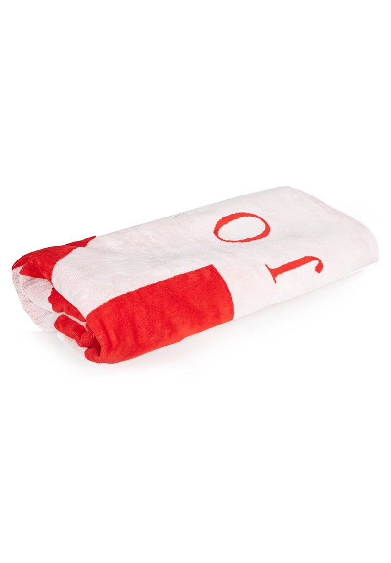 Asciugamano a righe rosse e bianche, di texture morbida, arrotolato; presenta un grande numero rosso "10" su uno sfondo bianco con un'accentuazione rossa nell'angolo.
