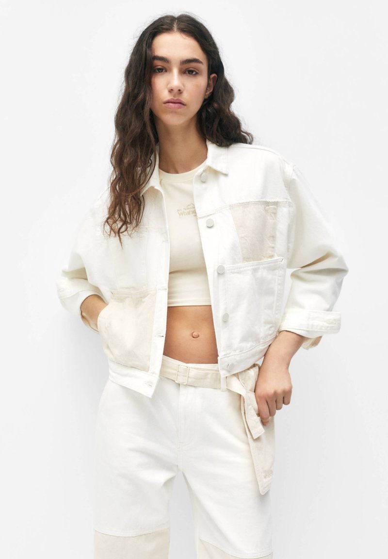 PULL&BEAR WRANGLER Spijkerjas sand/beige Zalando.nl