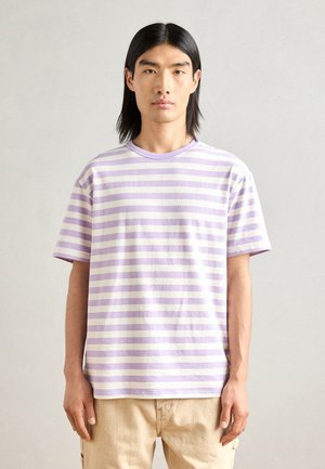 RELAXED FIT STRIPED - Apdrukāts T-krekls - bright lavender/swan