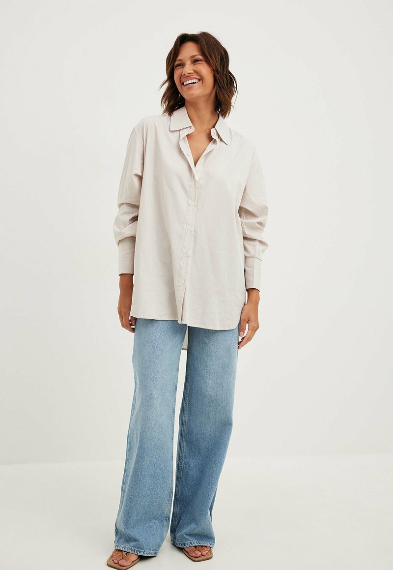 NA-KD Overhemdblouse beige mêleerd NA-KD Overhemdblouse beige mêleerd
