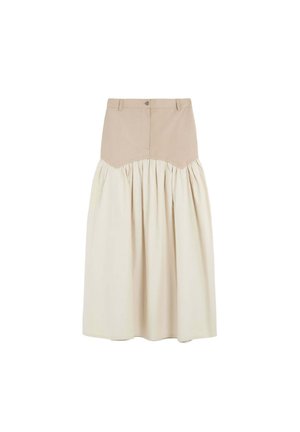 Falda midi beige con cintura ajustada, cierre de botones, trabillas para cinturón y tela recogida y fluida debajo de la cintura.