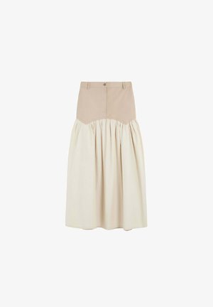 Falda midi beige con cintura ajustada, cierre de botones, trabillas para cinturón y tela recogida y fluida debajo de la cintura.