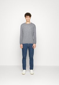 Farah BIRCHALL CREW - Camisola - light grey