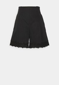 Schwarze Shorts aus einem Baumwollgemisch mit hoher Taille und Spitzenbesatz am Saum in einem gewellten Muster, das eine glatte Textur zeigt.