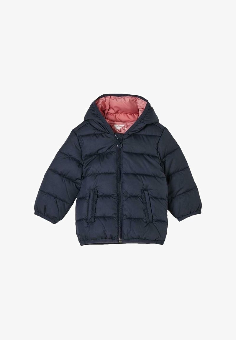 Granatowa kurtka puchowa z różowym podkładem, z kapturem, frontowym zamkiem i dwoma bocznymi kieszeniami. Teksturowany pikowany wzór.