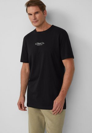 - T-shirt z nadrukiem