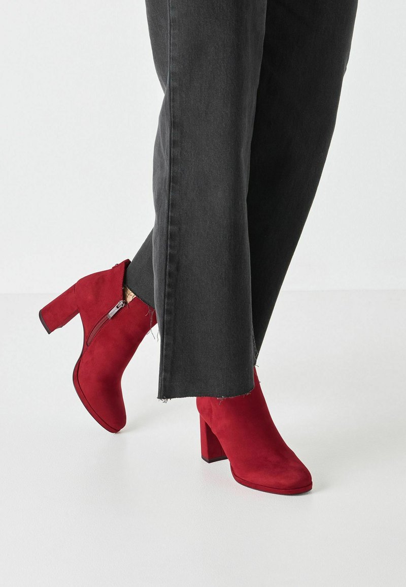 Tamaris High Heel Stiefelette - red