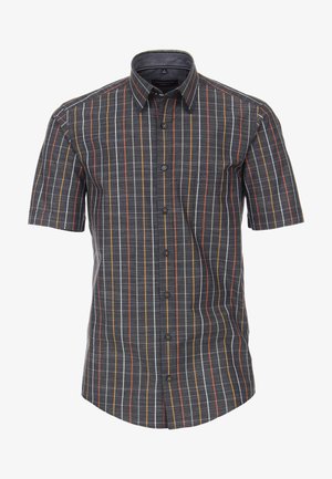 Camisa de hombre de manga corta con botones, base gris oscuro y rayas verticales en colores naranja, blanco y amarillo.
